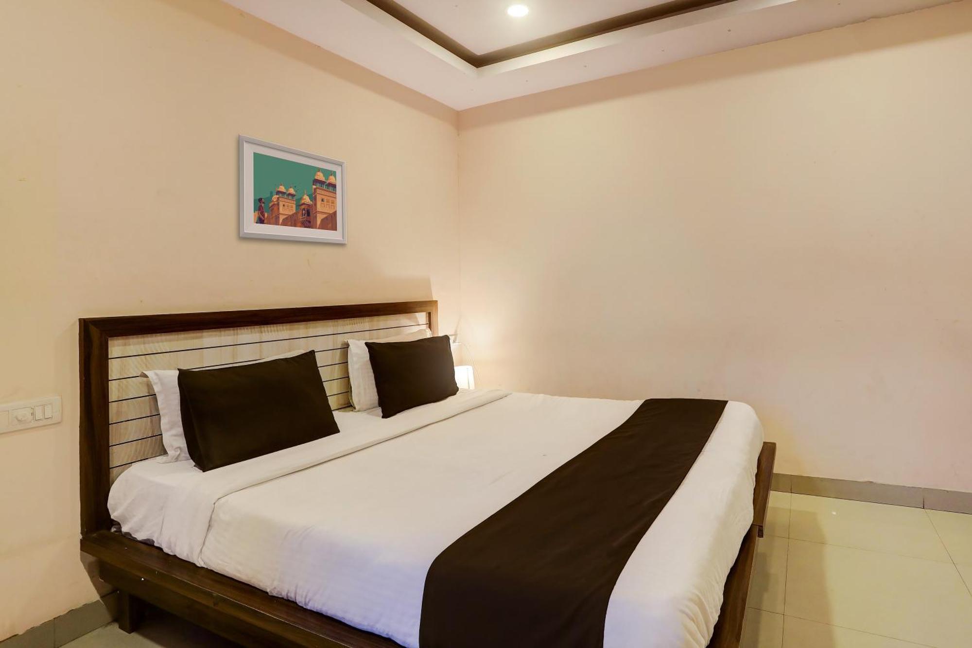 Super Hotel O Vaishnavi Inn Hyderabad Exterior photo