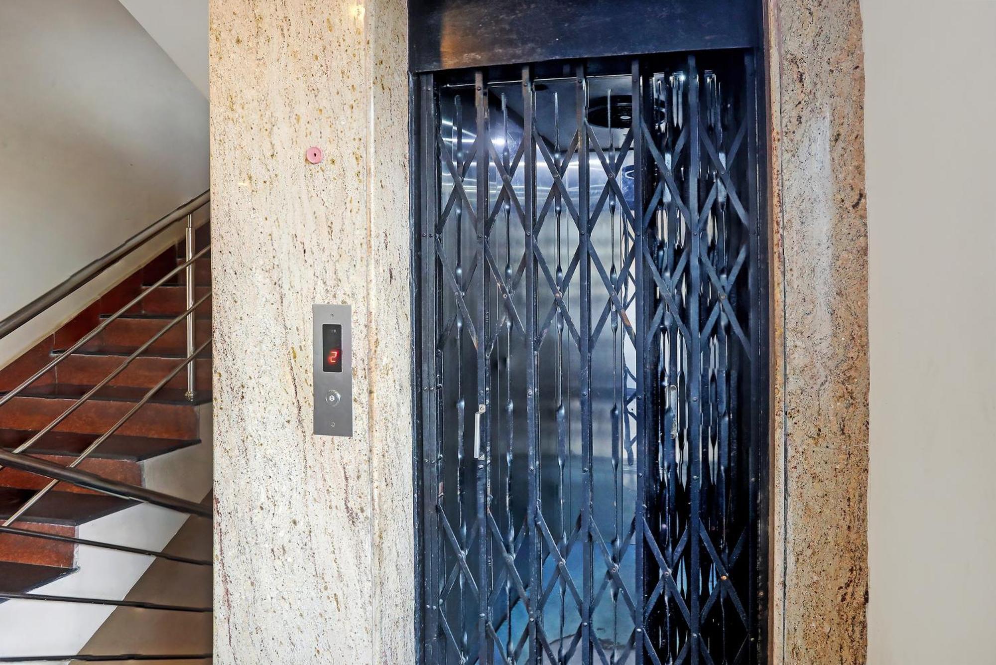 Super Hotel O Vaishnavi Inn Hyderabad Exterior photo